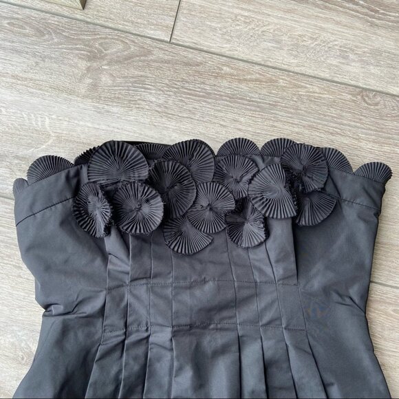 BCBGMaxAzria  TAFFETA SCALLOPED BABYDOLL MINI DRESS - Picture 5 of 16